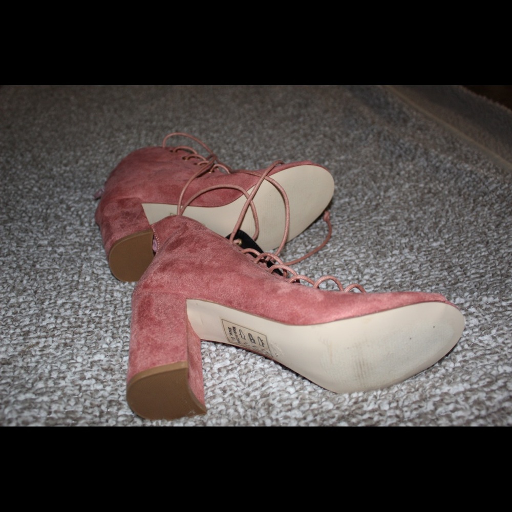 Heels - Picture 3 of 3